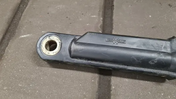 Vérin de levage cabine Mercedes Atego OEM MB9675530005 image 5