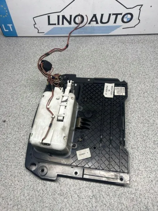 BMW Tuhkakuppi OEM 8223327 7-sarja E65/E66/E67 image 3