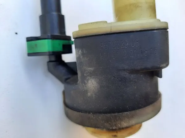 Chauffage de carburant BMW F30 F31 F36 8572529 image 3