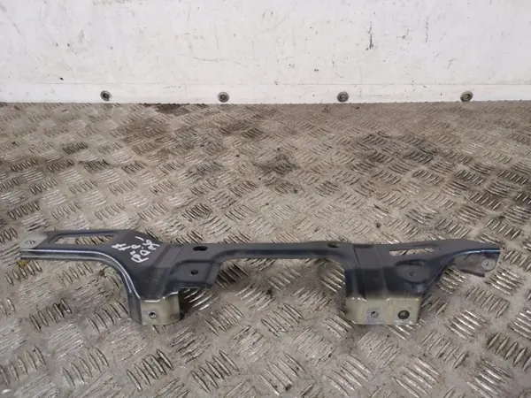 Subaru Forester stänkskärmsfäste OEM FBZ14979 image 2