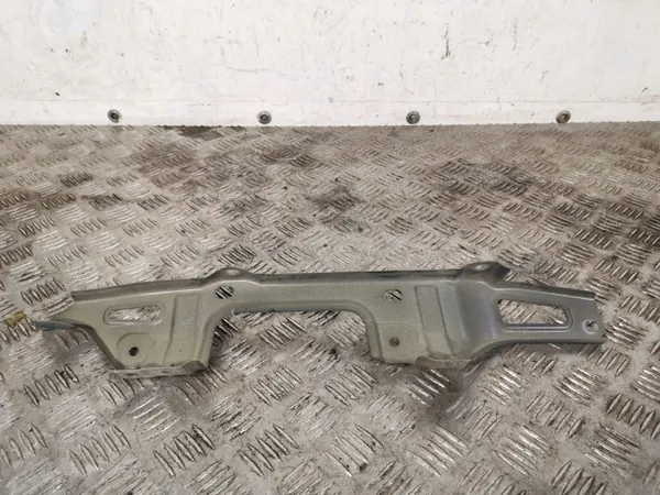 Subaru Forester stänkskärmsfäste OEM FBZ14979 image 3