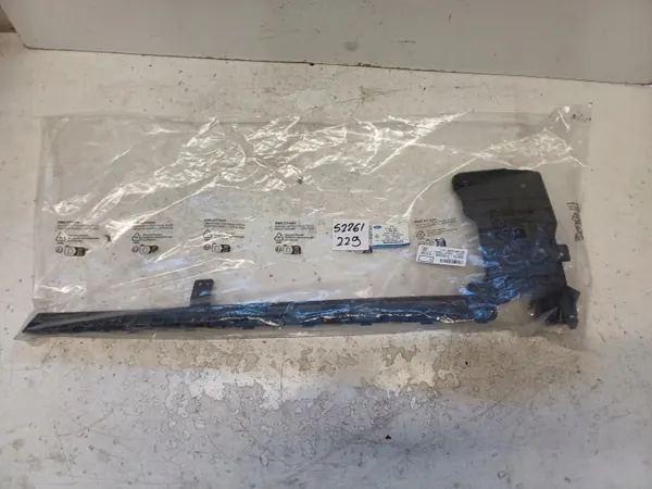 Support de glissière pare-chocs arrière droit OEM BK3117A881CE image 3