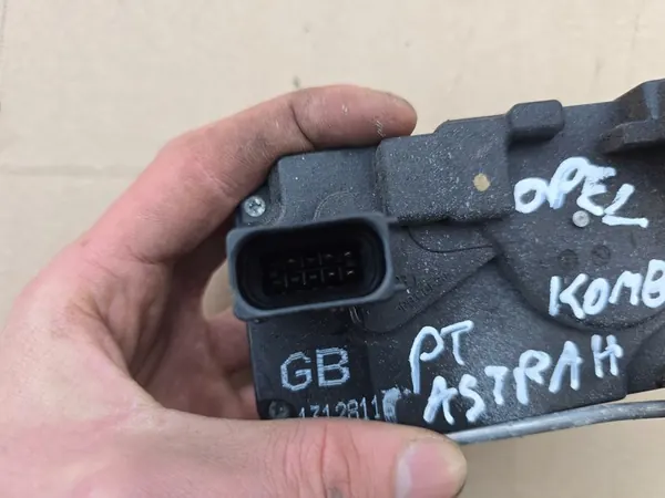 Bakre Höger Dörrlås 13128116 GB 5 Pin Opel Astra H image 4