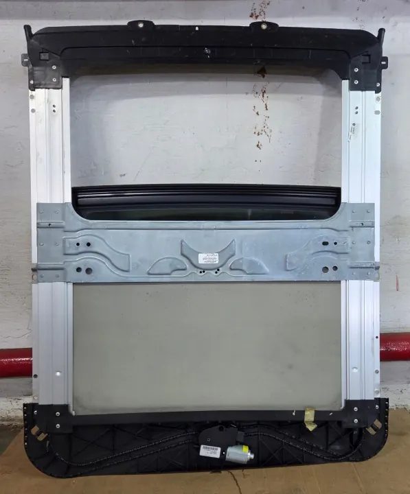 Toit ouvrant Jeep Cherokee KJ 05-07 Pièce OEM image 3