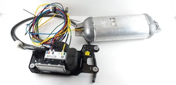 BMW X5 G05 bakluftfjädringskompressor OEM 6878492 image 2