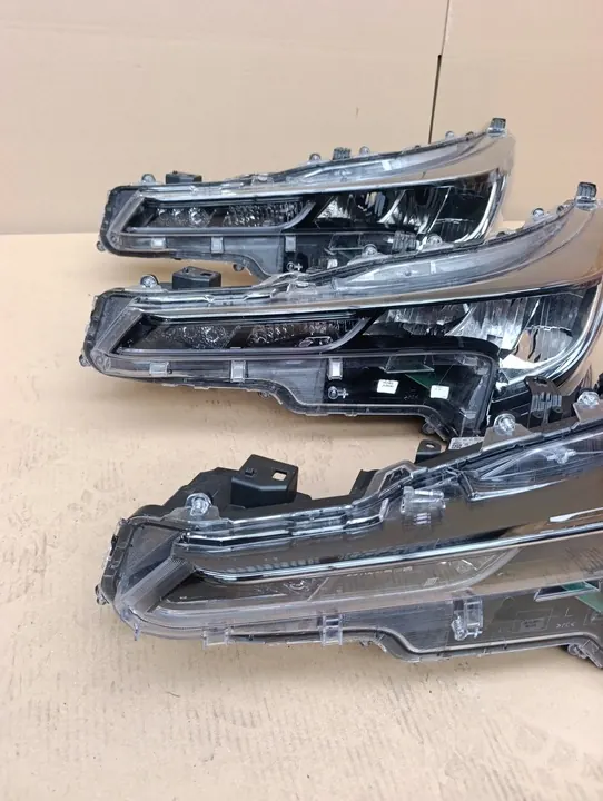 Farol esquerdo Toyota Corolla E21 2019-2025 HB,Kombi OEM image 2