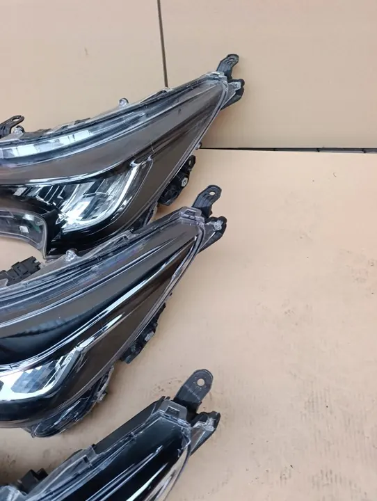Farol esquerdo Toyota Corolla E21 2019-2025 HB,Kombi OEM image 4