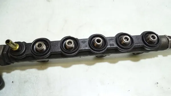 Trilho de Combustível Renault Laguna III 2.0DCI image 3