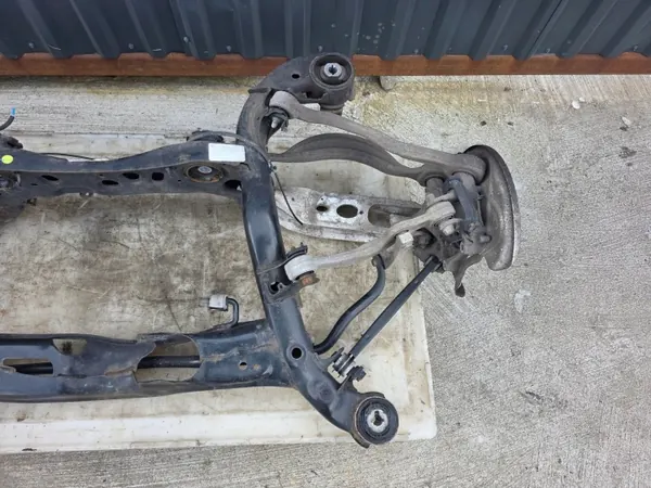 Audi Q5 Heck-Quattro-Schlitten OEM 80A505235S - Gebraucht image 4
