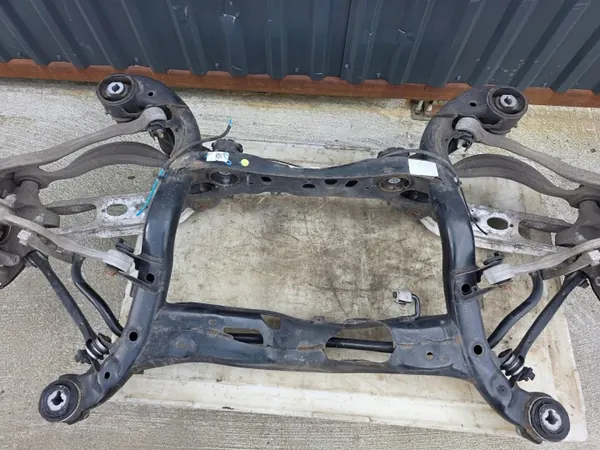 Audi Q5 Heck-Quattro-Schlitten OEM 80A505235S - Gebraucht image 5