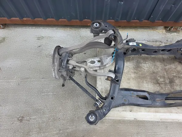 Audi Q5 Heck-Quattro-Schlitten OEM 80A505235S - Gebraucht image 6