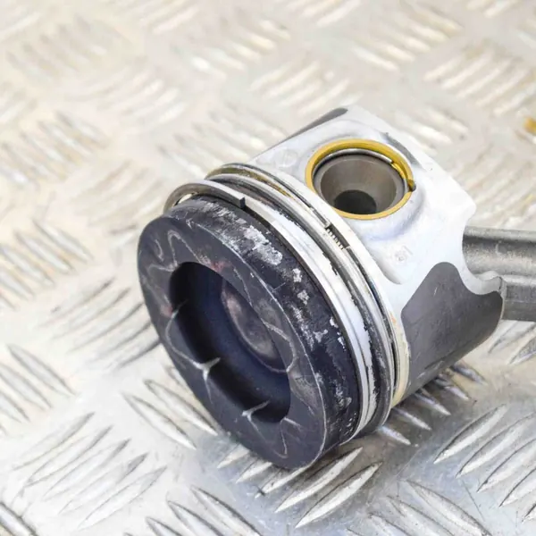 AUDI A4 Kolv 2.0L 2012 OEM 038198401F03L107065S image 3