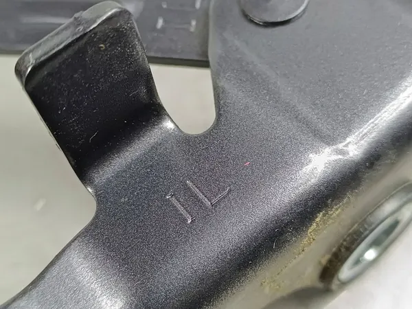 2024 Toyota GR 86 Charnière de coffre image 2