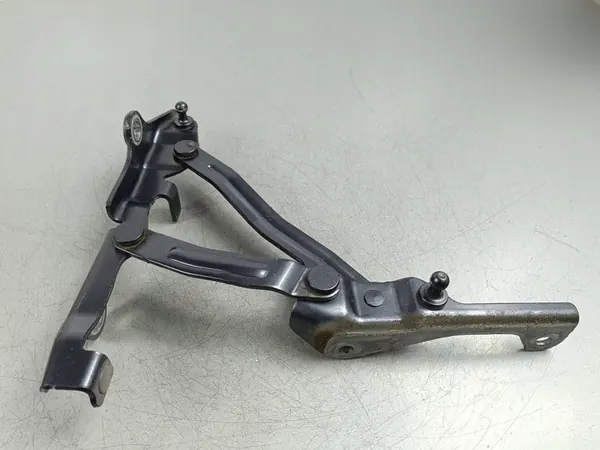 2024 Toyota GR 86 Charnière de coffre image 4