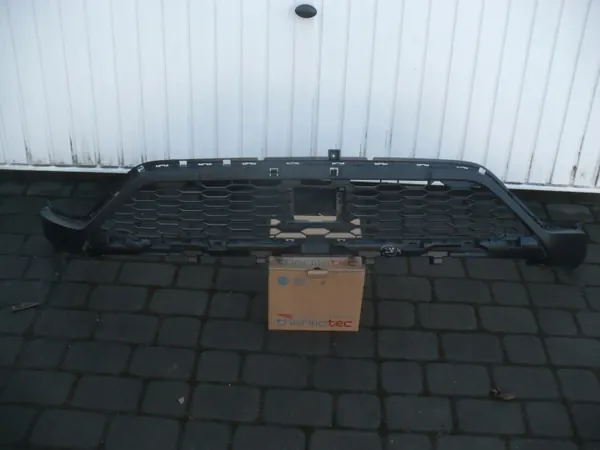 Etupuskurin spoileri OEM 620265111R - Dacia image 2