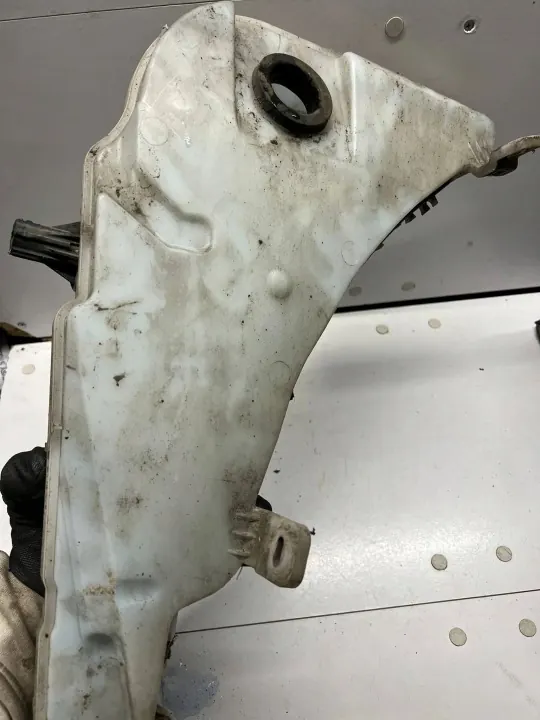 Scheibenwaschbehälter Audi A6 C7 OEM 4G8955451D image 3
