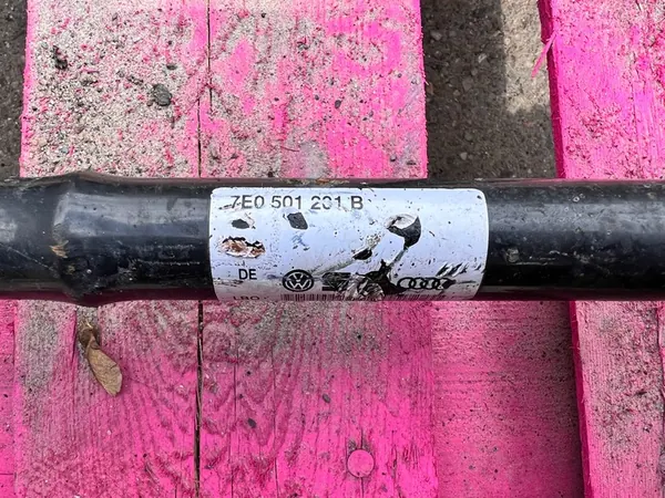 VOLKSWAGEN TRANSPORTER T6 Bakaxel Vänster/Höger 7E0501201B image 2