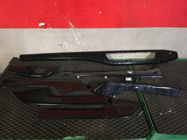 Garniture Portière Droite Avant Audi A4 B9 OEM 8W0867410AA image 2