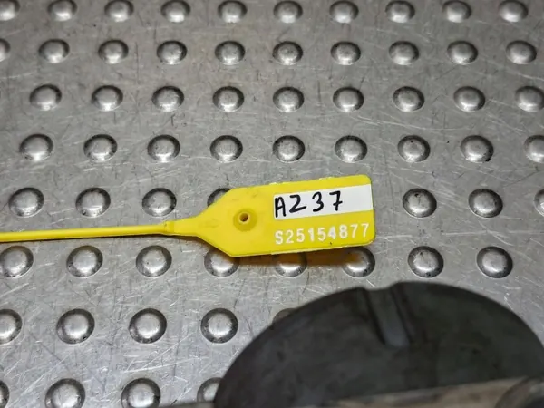 Pompe ABS Unité de Commande OEM S25154877 Mazda 3 BM image 7