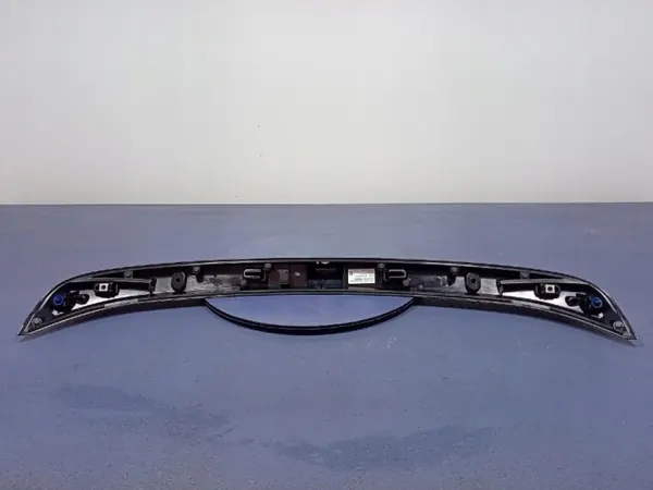 BMW IX2 U10 Spoiler OEM 5A6EA20 - Musta Safiiri image 5