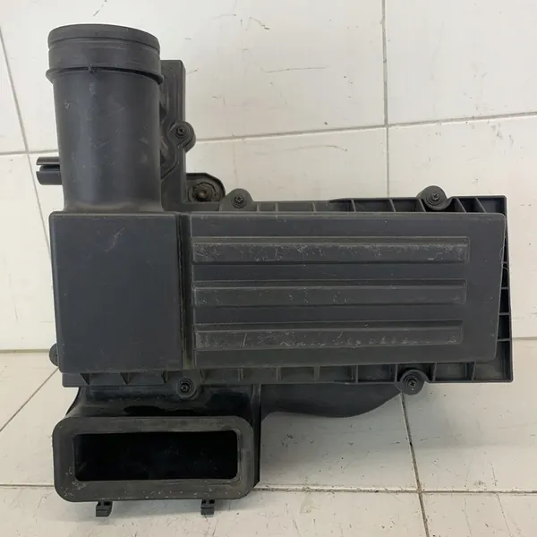 Kokonainen ilmanpuhdistimen kotelo VW GOLF V TOURAN 1.4 TSI 08r image 2