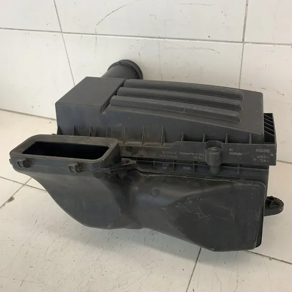 Kokonainen ilmanpuhdistimen kotelo VW GOLF V TOURAN 1.4 TSI 08r image 3