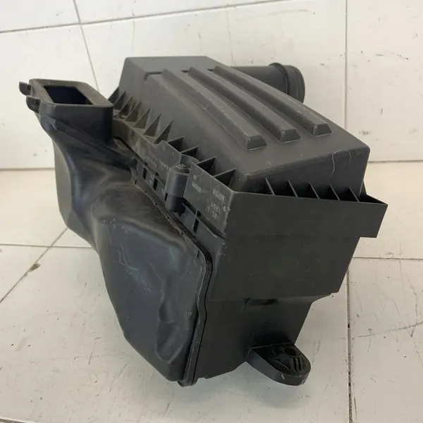 Kokonainen ilmanpuhdistimen kotelo VW GOLF V TOURAN 1.4 TSI 08r image 4