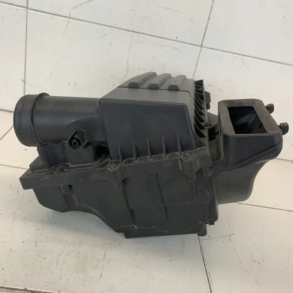 Kokonainen ilmanpuhdistimen kotelo VW GOLF V TOURAN 1.4 TSI 08r image 5