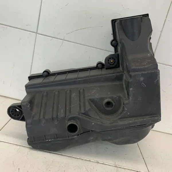 Kokonainen ilmanpuhdistimen kotelo VW GOLF V TOURAN 1.4 TSI 08r image 8