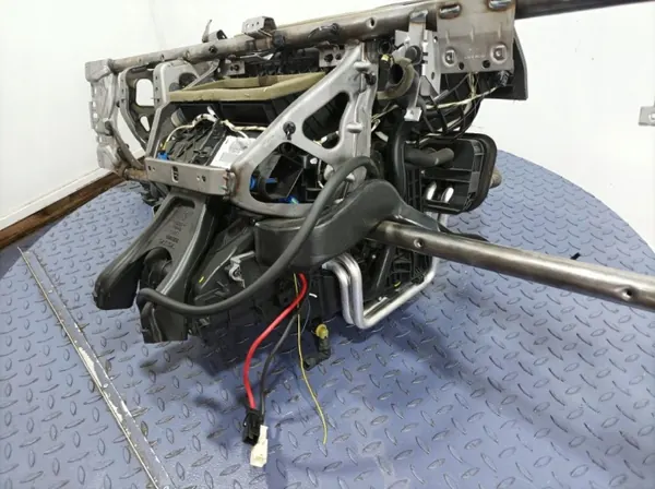 Volvo V40 II lämmityspuhaltimen runko OEM 31291318 image 3