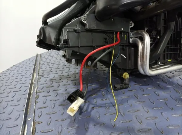 Volvo V40 II lämmityspuhaltimen runko OEM 31291318 image 4