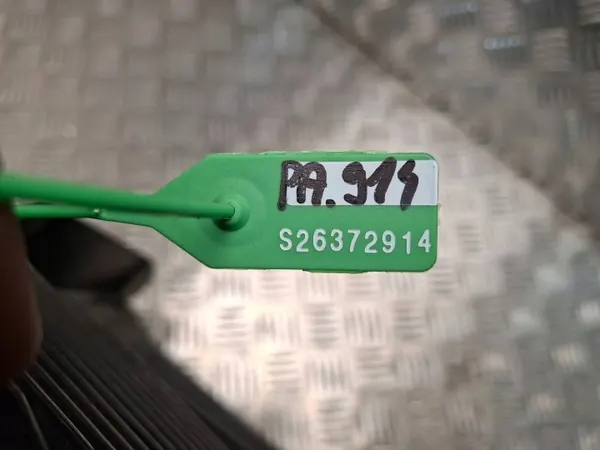 Underredessköld OEM S26372914 höger bak Audi A4 B8 image 6