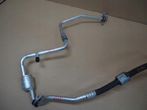 AC Hose Dacia Sandero I 1.4 8V OEM image 3