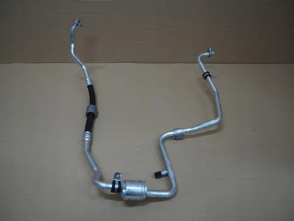 AC Hose Dacia Sandero I 1.4 8V OEM image 4