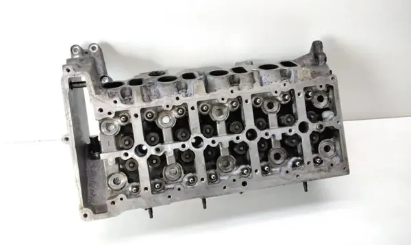 Culata BMW OE 7797678 - Diesel usado image 2