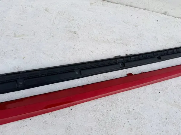 Audi A3 S3 8V Left Side Sill Red 8V5853859 image 3