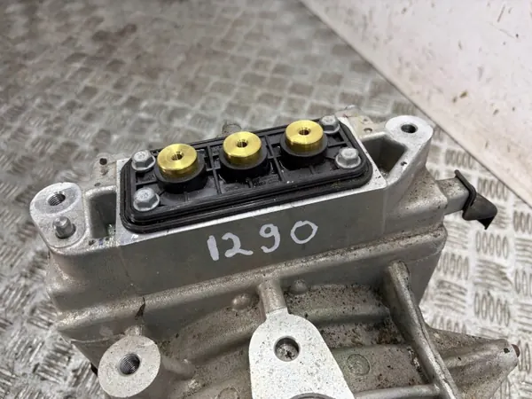 Käytetty Kia Niro EV sähkömoottori OEM EM16 image 5