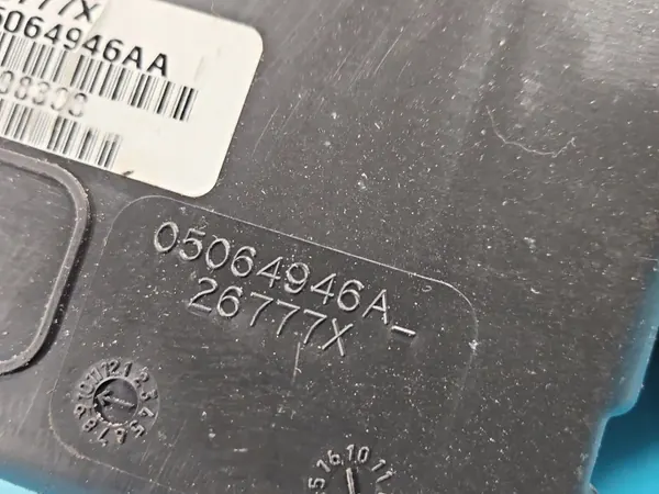 Subwoofer usado OEM 05064946A para Fiat Freemont image 3