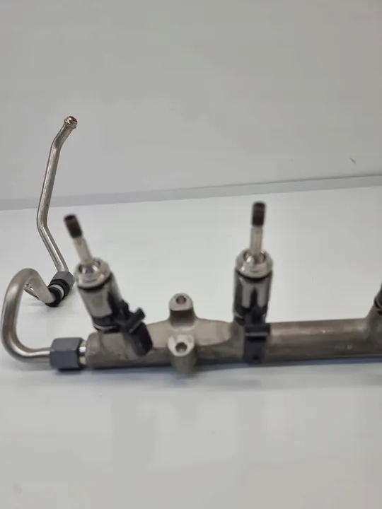 Kraftstoffleitung Volkswagen Golf VIII 04C906054B image 4