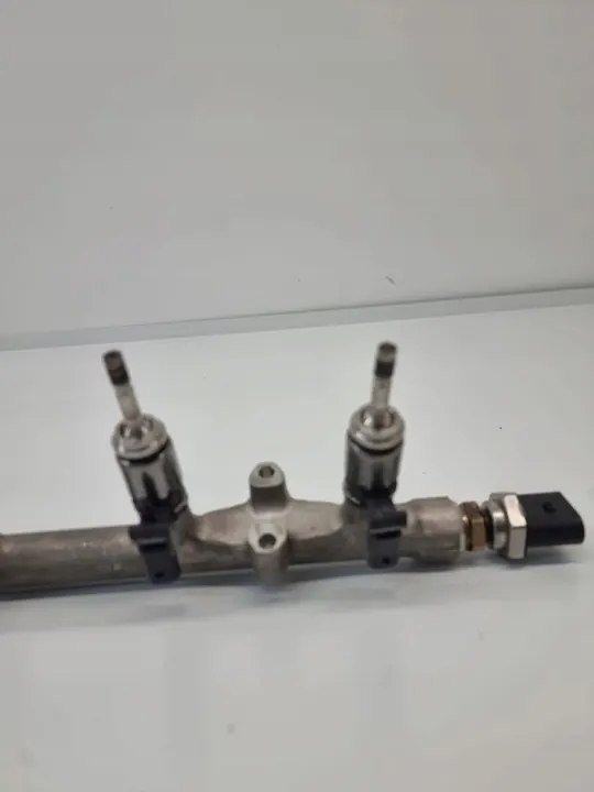 Kraftstoffleitung Volkswagen Golf VIII 04C906054B image 5