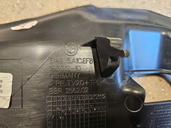 Baklyktsram höger sida OEM 5A1CEF8 BMW 5 G60 image 7