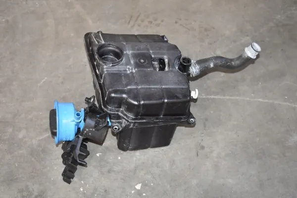 Mercedes-Benz A1675009900 555 reservoir gebruikt image 2