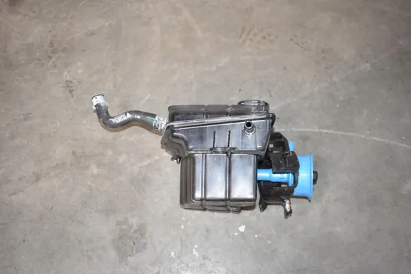 Mercedes-Benz A1675009900 555 reservoir gebruikt image 4