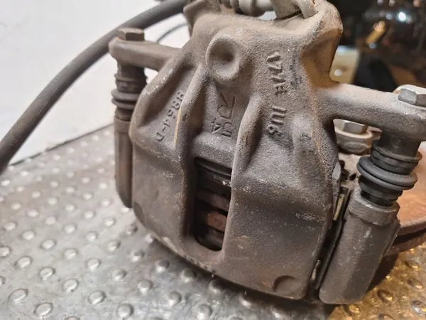 Mozzo direzionale anteriore destro Renault Clio III Modus image 2