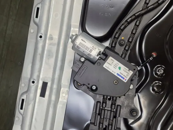 BMW F10 F11 Schiebedach Komplettsatz OEM PerformancePart image 10