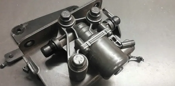 Vanne de chauffage AdBlue Mercedes Vario Axor Atego image 4