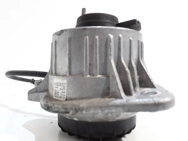 Mercedes-Benz S W222 2016 Engine Mounting Bracket image 2