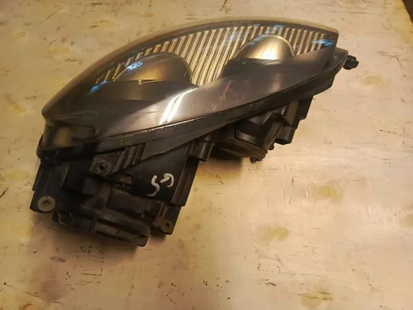 Vasen etuvalaisin VW Golf V image 2