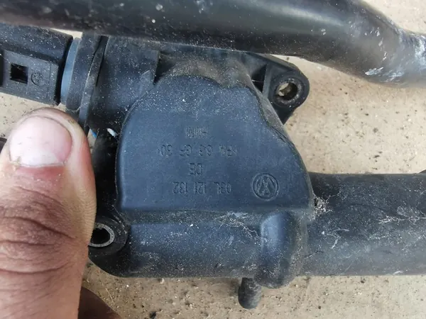 VW Tiguan Vesisuodatin 5N0121070F image 4