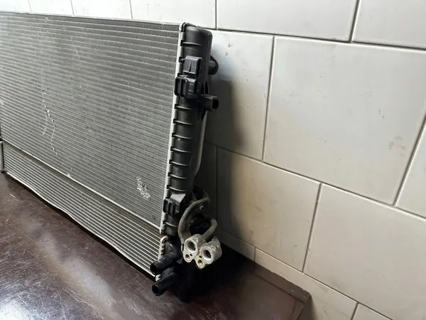 Radiador de agua VW Audi Skoda Seat 6R0121253A image 3